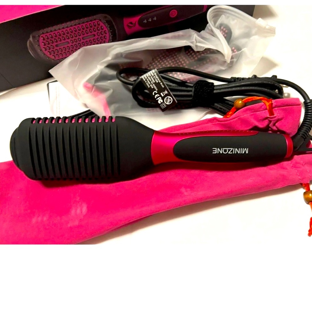 Minizone hair straightener brush